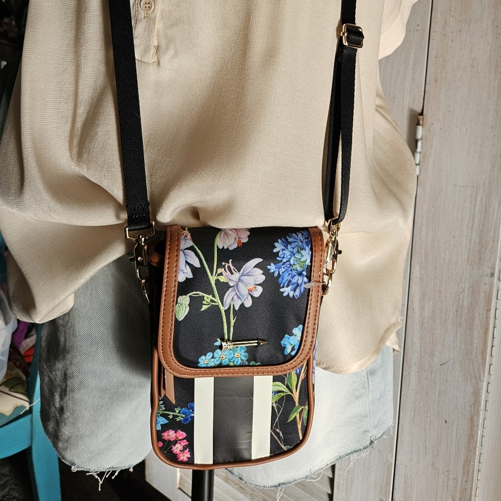 NWOT Stella & Dot Getaway Essentials Crossbody Purse Pretty  Floral & Stripes